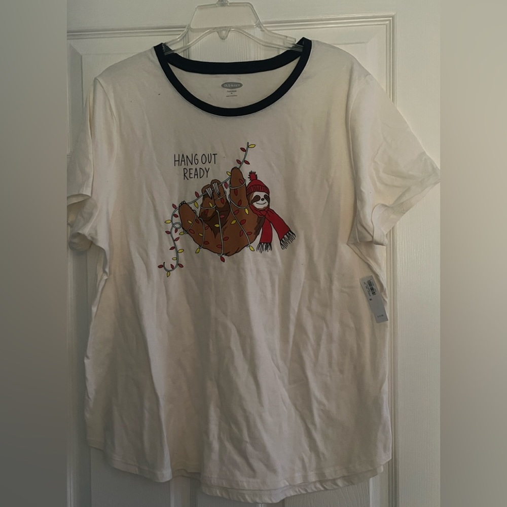 Women’s Old Navy sloth tshirt NWT size XL